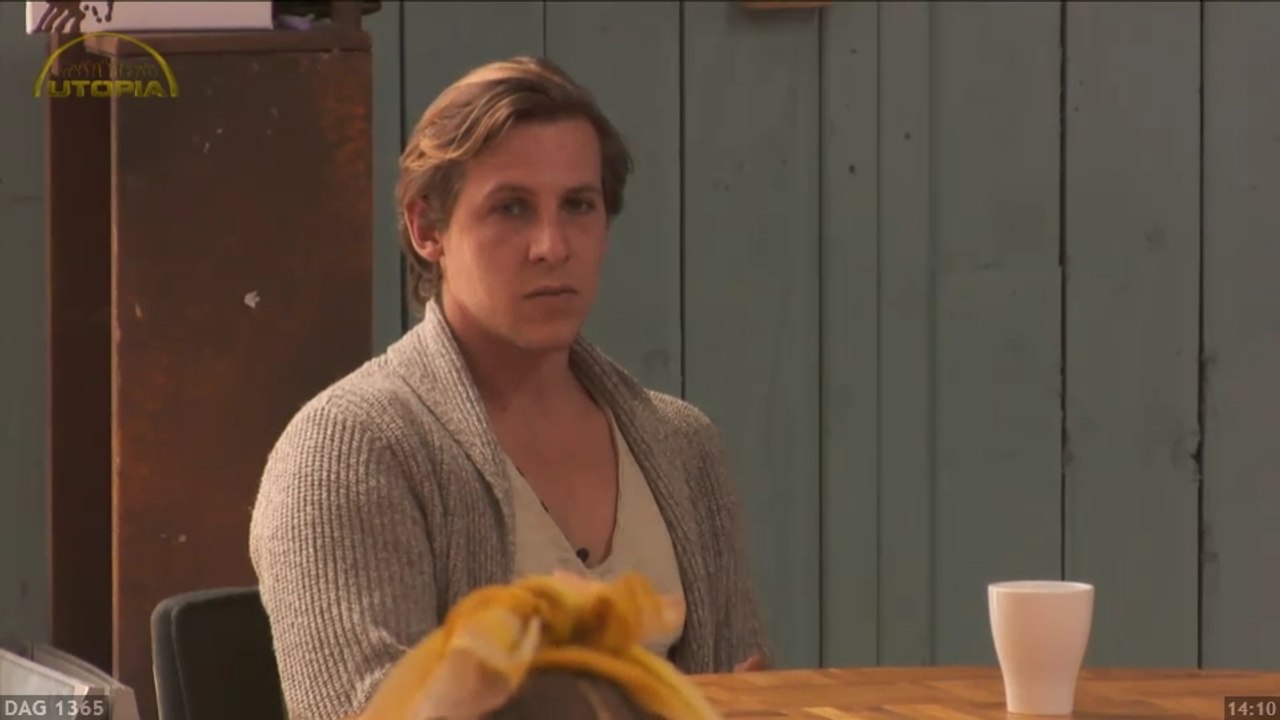 Bas roept de groep weer bij elkaar