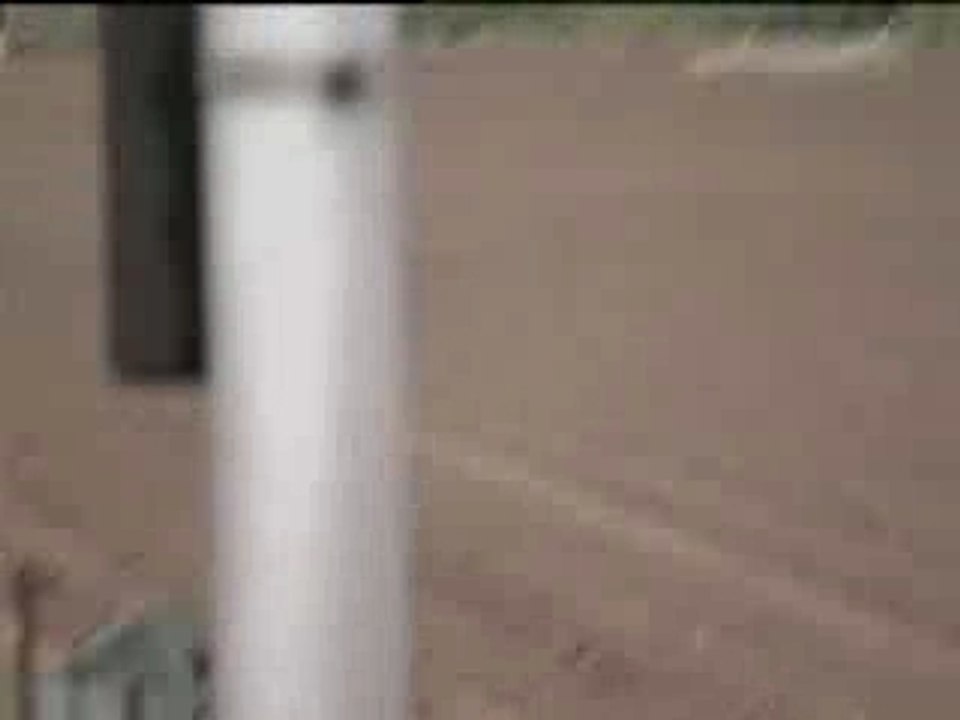 les enfants bricole un train