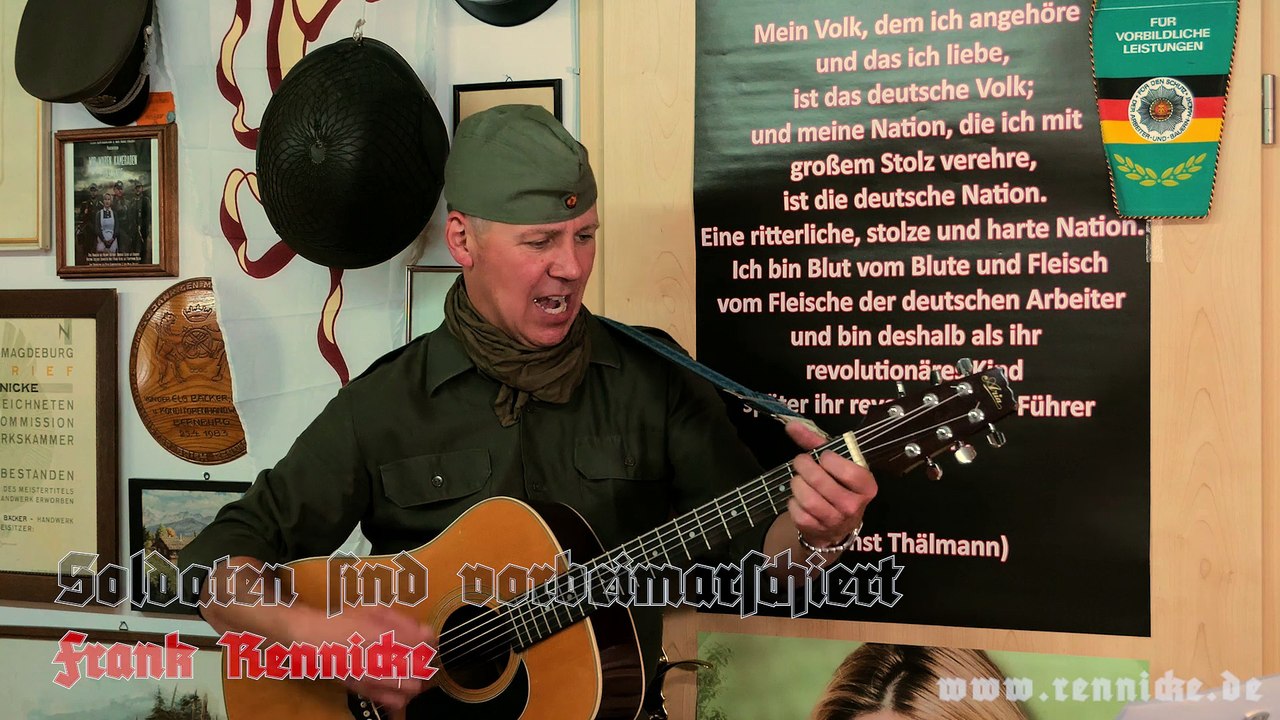 Soldaten sind vorbeimarschiert