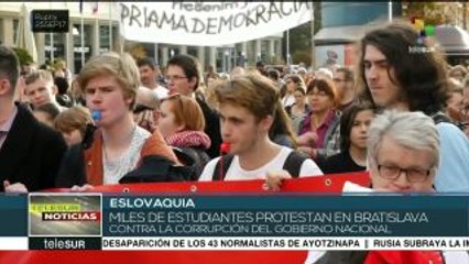 Miles de estudiantes se manifiestan contra la corrupción en Eslovaquia