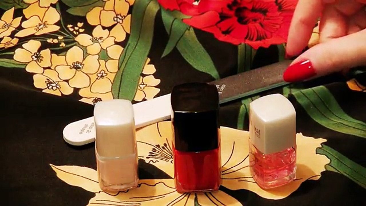 Simple 1940s / 1950s Retro Nail Manicure