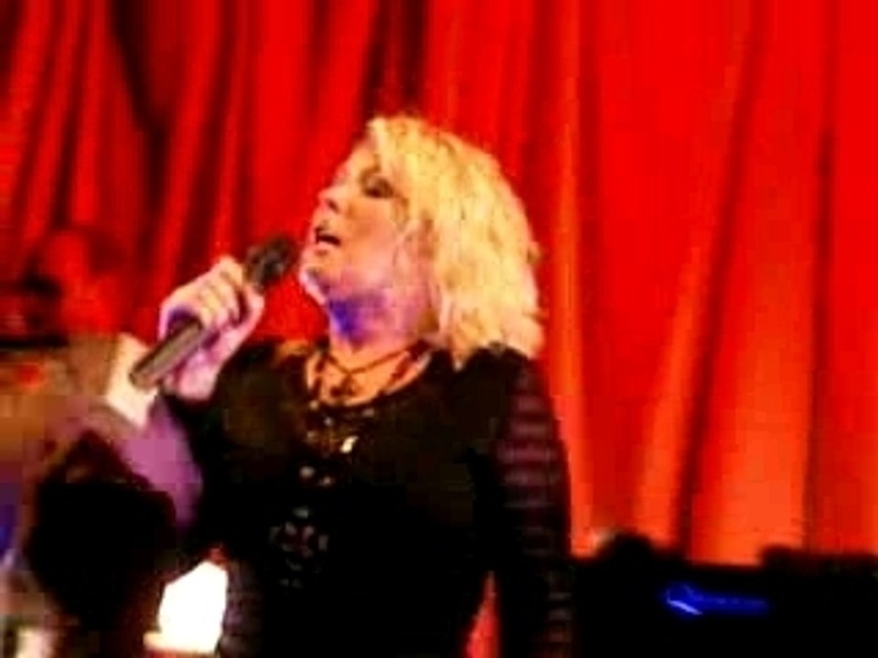 Kim Wilde - Cambodia Live