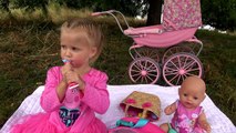 Кукла Катя Беби Борн на пикнике Baby Born Doll и коляска для Кукол Кормим Катю.Видео с игрушками
