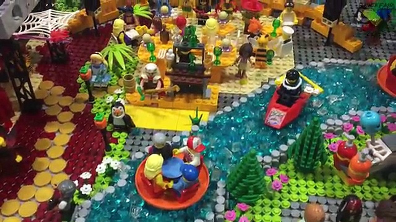 Sea Side Aquarium and Zoo MOC @ BrickFair New England 2017