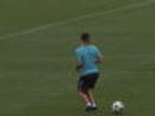 Chelsea's Hazard shows off his cheeky control