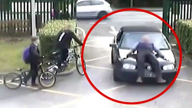 [자막뉴스] 주차장 진입 금지? 선생 들이받은 아빠 / YTN