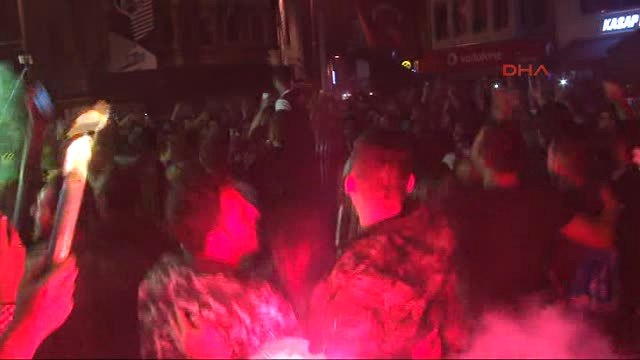 Beşiktaşlı Taraftarlar Leipzig Galibiyetini Coşkuyla Kutladı