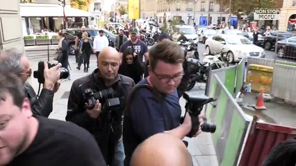 Kourtney Kardashian et Younes Bendjima amoureux à Paris pour la Fashion Week (vidéo)