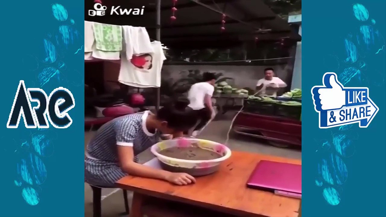 CHINESE FUNNY VIDEOS - NEW 2017-Surprise! Do not miss! Try not to laugh - laugh ha ha.EP7-inyHELHyvNI