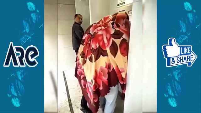 Try Not to Laugh or Grin Funny Fails 2017- _ Girls Laugh Fails Compilation 2017 _ Funny AREhub-D1sUjSyou9o