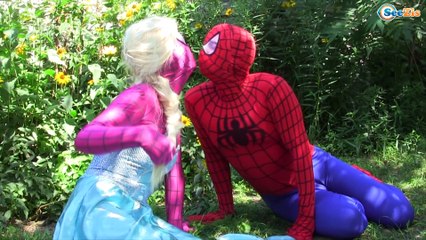 Frozen Elsa & Anna become DOLLS w/ Spiderman & Ironman Superhero real