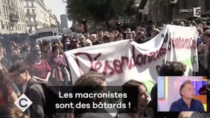 [Zap Actu] Les images du comité d'accueil anti-Macron devant la Sorbonne (27/09/17)