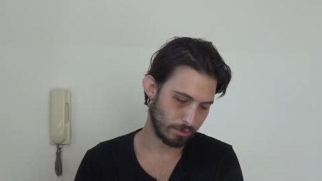 Cabaret, Libero contro la 'musica di plastica': la nostra intervista