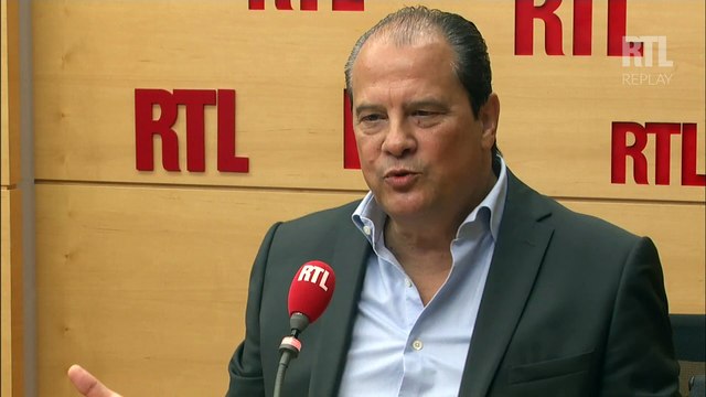 Jean-Christophe sur Emmanuel Macron : Il y a quelque chose qui me frappe... ce regard dur !