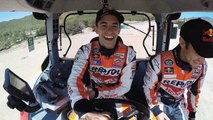 VÍDEO: Márquez y Pedrosa se lo pasan en grande al volante de un tractor