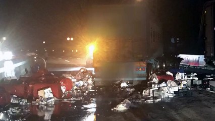 트레일러 2대 충돌...2시간 동안 도로 통제 / YTN