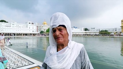 This Mother Become Emotional After Visit To Darbaar Sahib