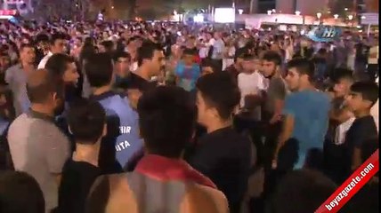 Hadise konserinde kavga