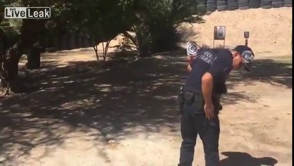 Ce soldat se tire dans la jambe tout seul en plein exercice au Mexique !