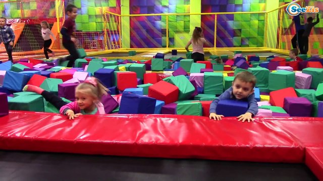 ДЕНЬ РОЖДЕНИЯ Игорька! Развлекательный Центр для Детей Прыгаем на Батутах Ярослава Арина Tiki Taki