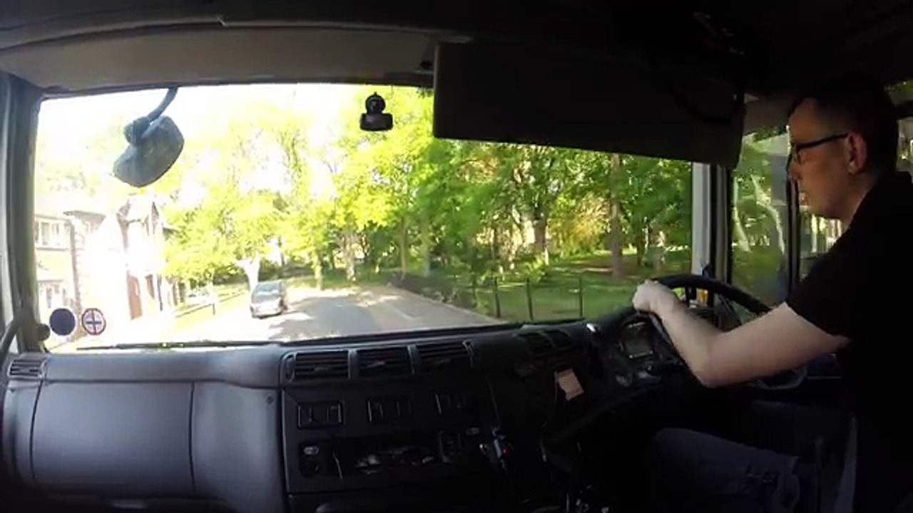 Trucker Jay in the UK: S4E15 Moody customer