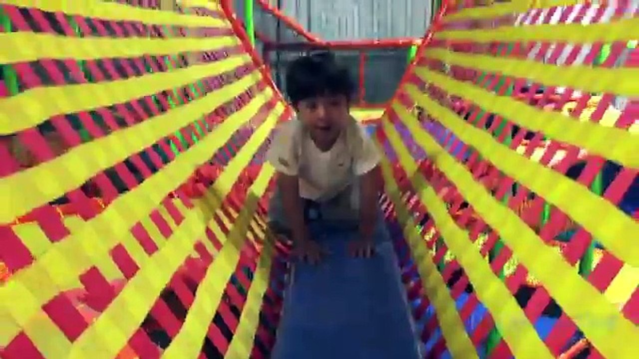 Indoor Playground Family Fun Play Area for kids Giant inflatable Slides Children Play Center