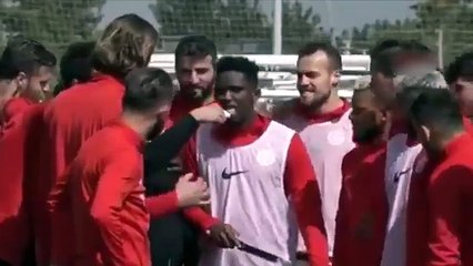 A l'occasion de son anniversaire, Samuel Eto'o entre dans une grosse colère contre ses coéquipiers. Le problème c'est (.