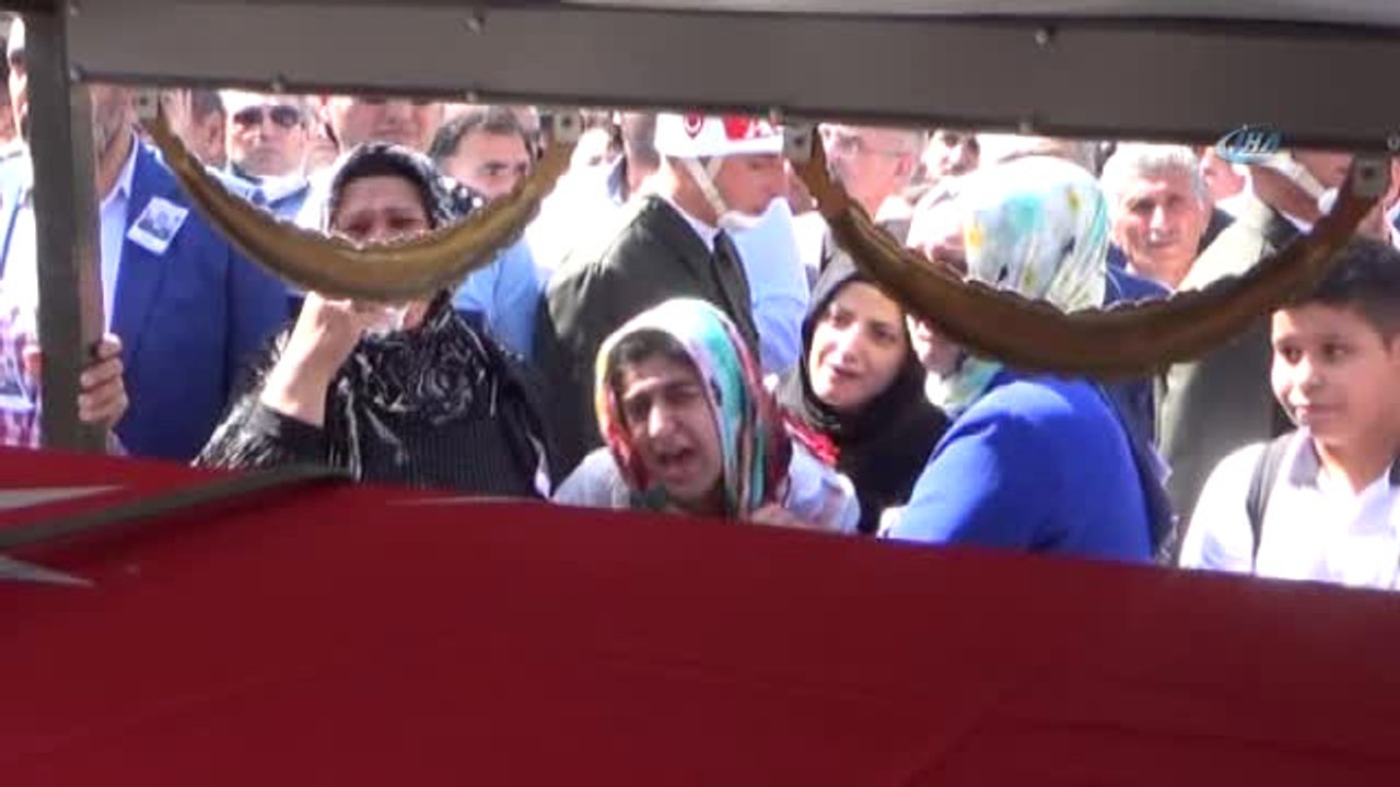 Şehidin Cenazesinde 'Kahrolsun PKK' Sloganları Atıldı