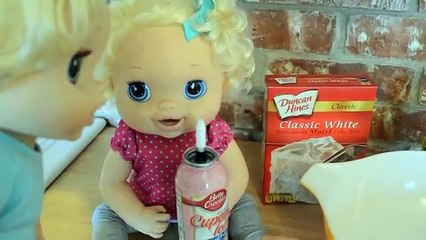 FUNNY! Baby Alive Valentines Cupcakes! Clone Mollys Make Cupcakes!