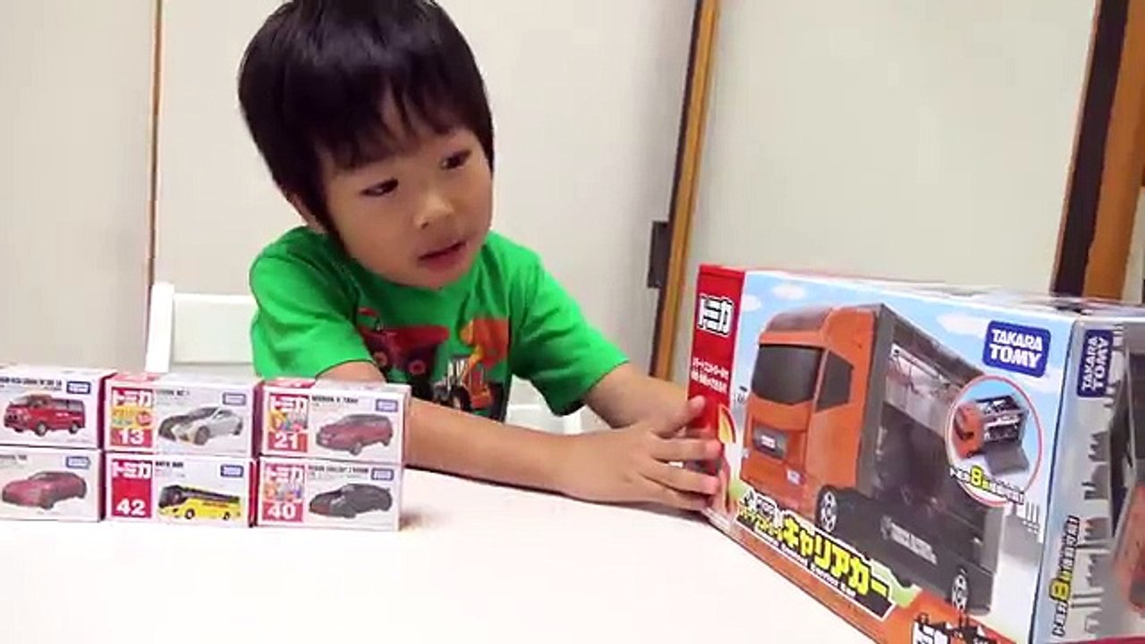 トミカのリモートコントロールキャリアカー【がっちゃん】TOMICA