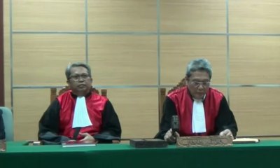 Penyanyi Rap Iwa K Divonis 6 Bulan Rehabilitasi