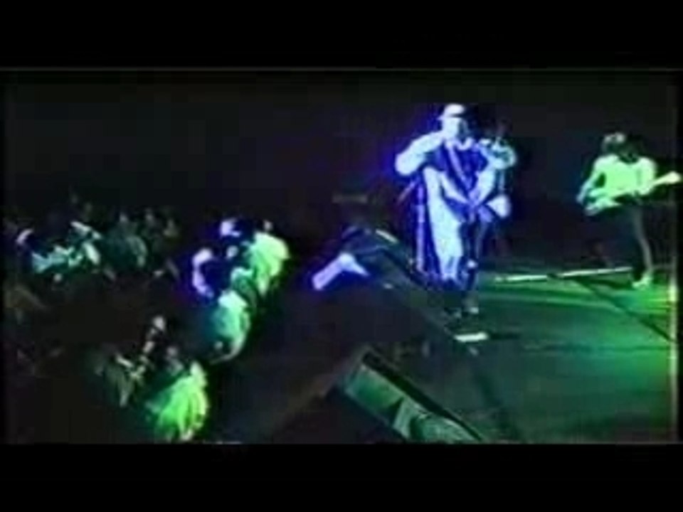 Rage Against The Machine -  Bullet in the Head  1992