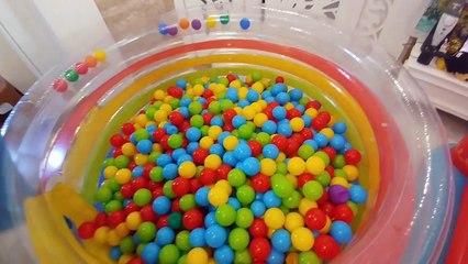 Zıplama havuzlarına 2000 top döktük,çok eğlendik ,eğlenceli çocuk videosu