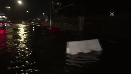 Sağanak Yağış, Hayatı Olumsuz Etkiledi (3) - İstanbul