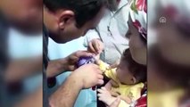 Parmağı Oyuncağa Sıkışan Bebeğin Yardımına Hastaneye Çağrılan İtfaiye Yetişti