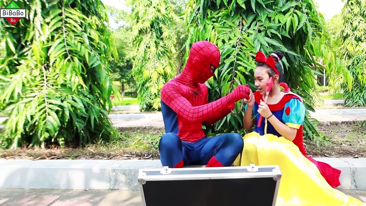 Magician Spiderman performances Roses Police man Joker Maleficent mimic