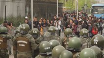 Policía disuelve manifestación de estudiantes secundarios en Santiago de Chile