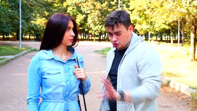 КАК НЕЗАМЕТНО ПОСМОТРЕТЬ НА ДЕВУШКУ