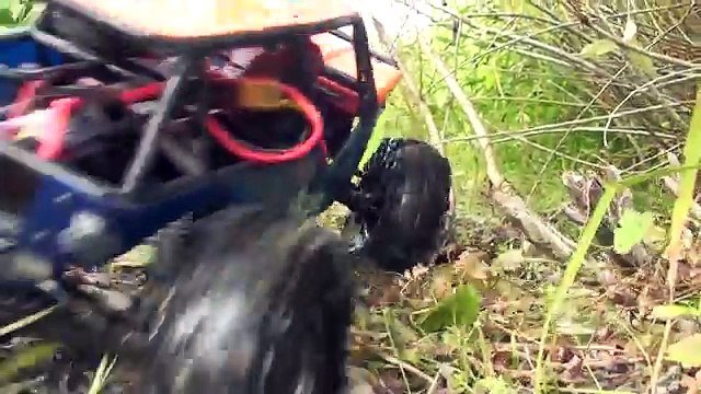 RC Extreme Pictures — RC Cars OFF Road 4x4 Adventure – Mercedes Ener G Force VS Axial Wraith