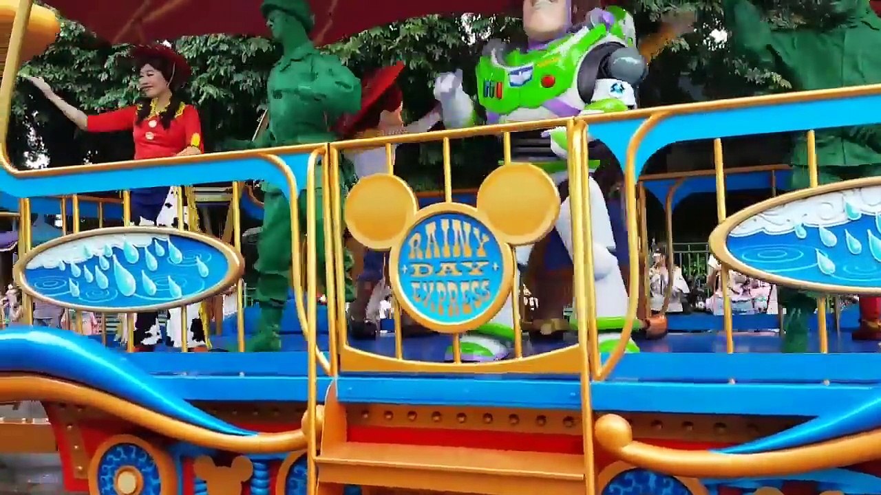 Badut Disney Naik Kereta Api Tut tut tut - Lagu Anak-nPF8DZohG-c