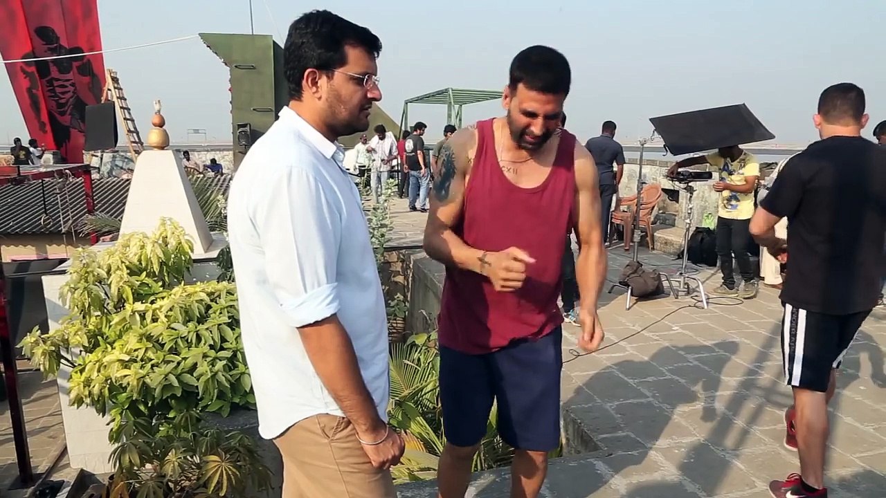 Making of Brothers Anthem _ Akshay Kumar, Sidharth Malhotra, Jackie Shroff-LmmYRiwKETo