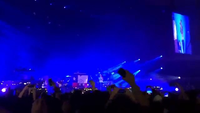 Linkin Park One More Light (Live Debut in Santiago, Chile)