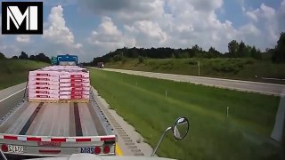 Semi Truck Tries To Overtake, Gets Brake Checked By Another Semi Truck