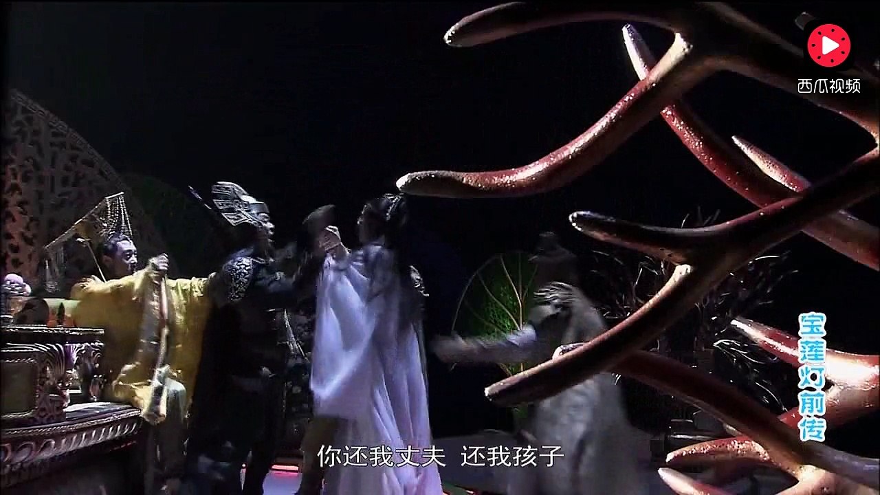 玉皇大帝殺了瑤姬的丈夫與孩子，她要跟玉帝拼命！