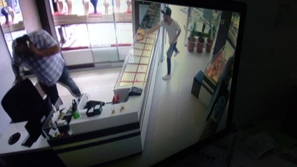 Kuyumcuyu Soydu, 500 Metre Sonra Yakalandı