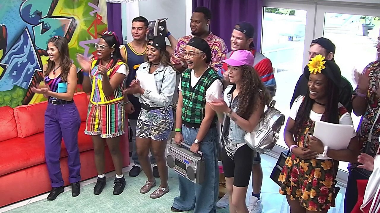 'Mario Lopez' Official Sneak Peek _ 90's House - Hosted by Lance Bass & Christina Milian _ MTV-vYs0HdCs0RY