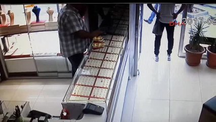 Bursa'da Kuyumcuda Saniye Saniye Bilezik Hırsızlığı