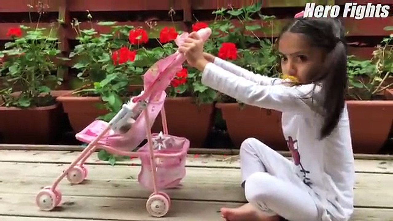 Bad Baby Minnie Messy Orbeez Bath Party Spa Explosion W/ Giant Pit Balls!! Daddy Freaks Out