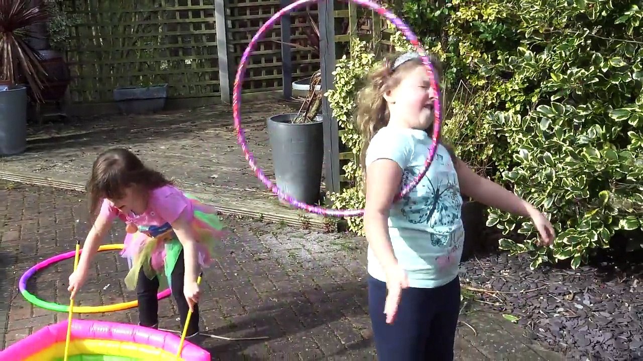 Shimmer and Shine Giant Bubbles Made my Sister Cry! Play Time FUN Shimmer Shine