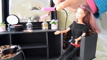 Como fazer chapinha de cabelos para a boneca Barbie